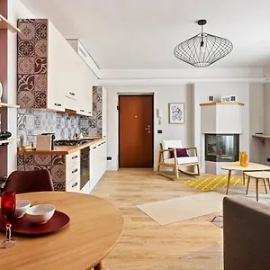  Apartment Guesthost - Navigli & Porta Genova M2 Cozy